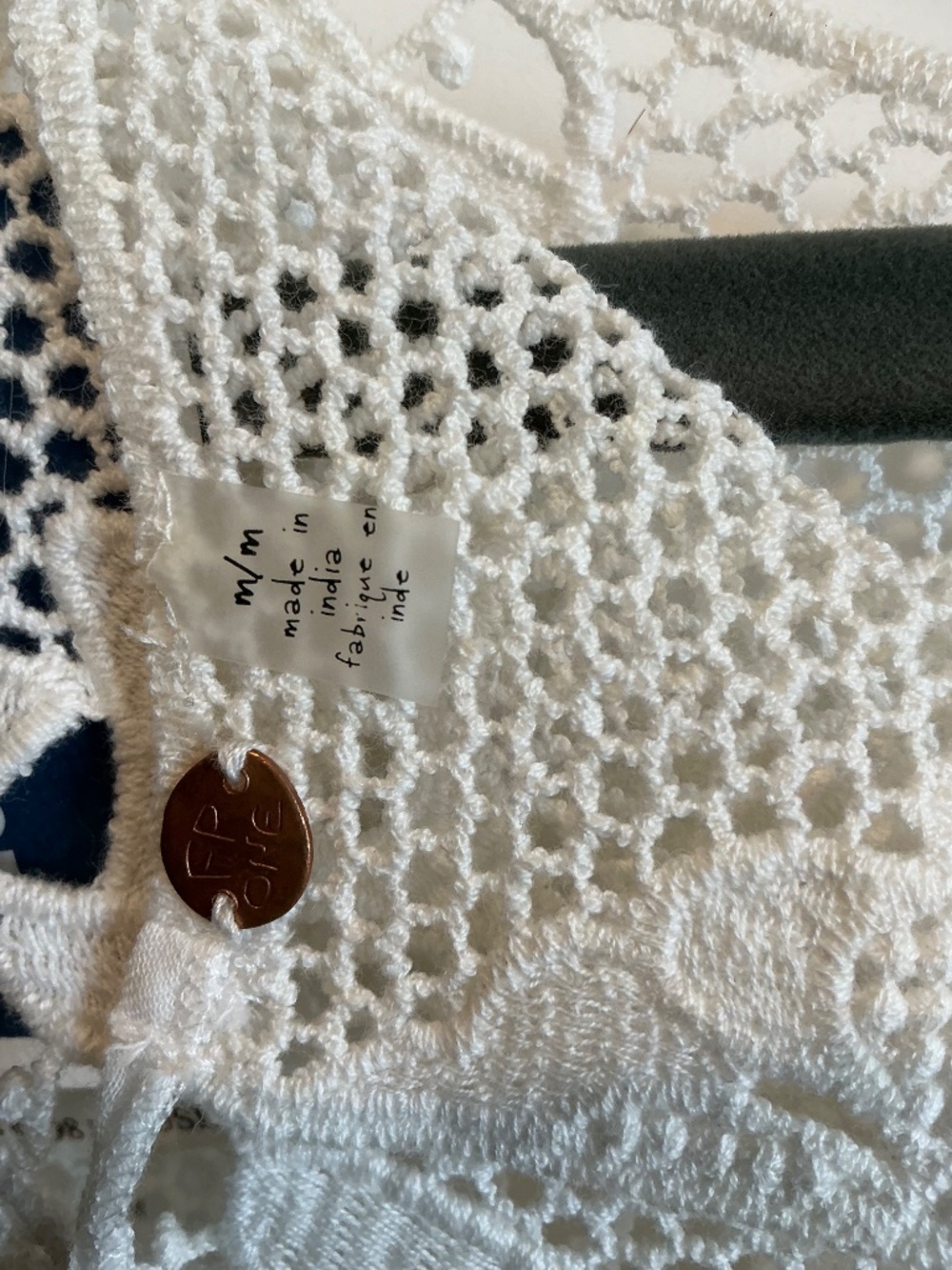 Gorgeous lace covered top! - Picture 7 of 7